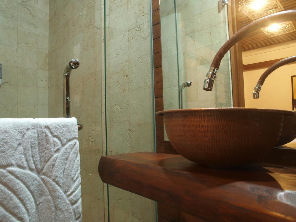 Flores Gallery Hotel Бандунг Номер фото