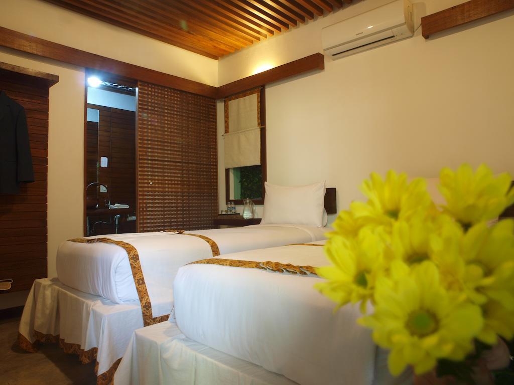 Flores Gallery Hotel Бандунг Экстерьер фото