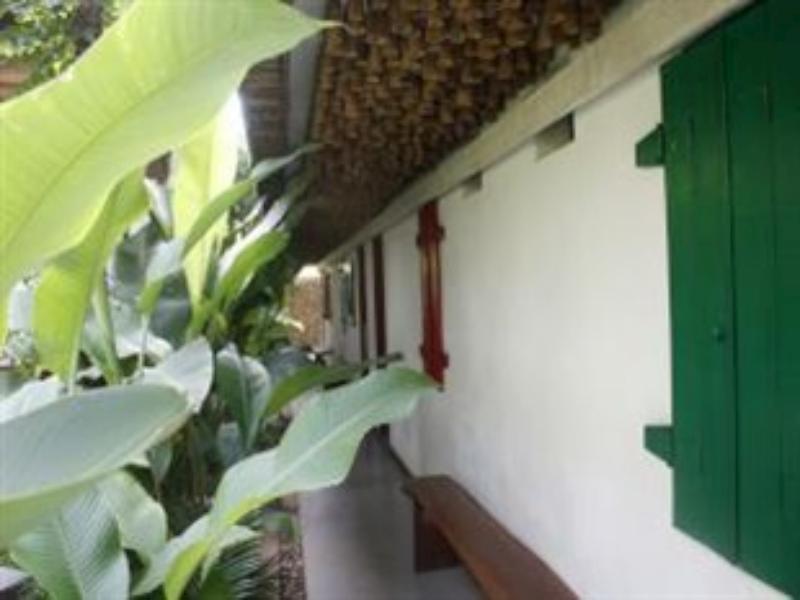 Flores Gallery Hotel Бандунг Экстерьер фото